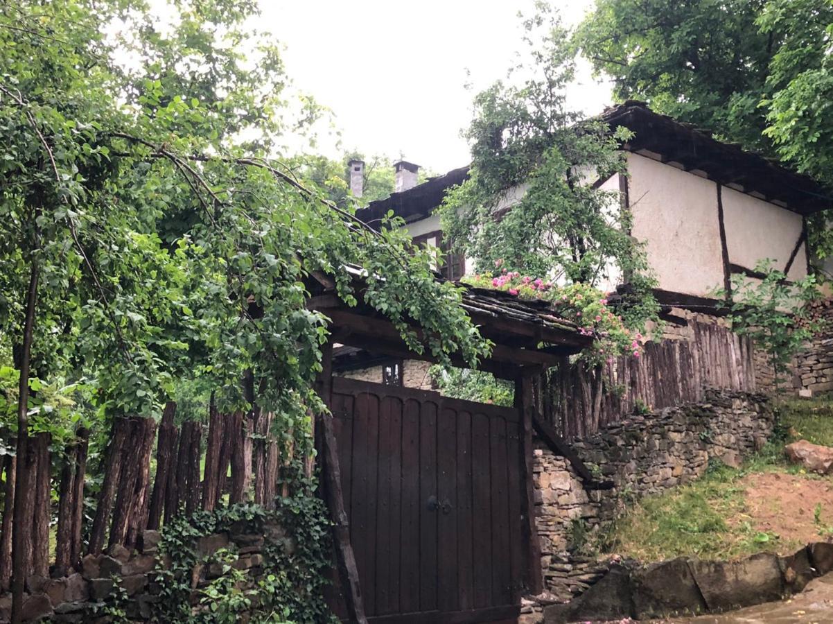 Etnographic Houses Dŭlbok Dol Esterno foto